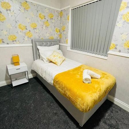 Alder House - A Modern Vibrant 4 Bedroom House Marston Green Esterno foto