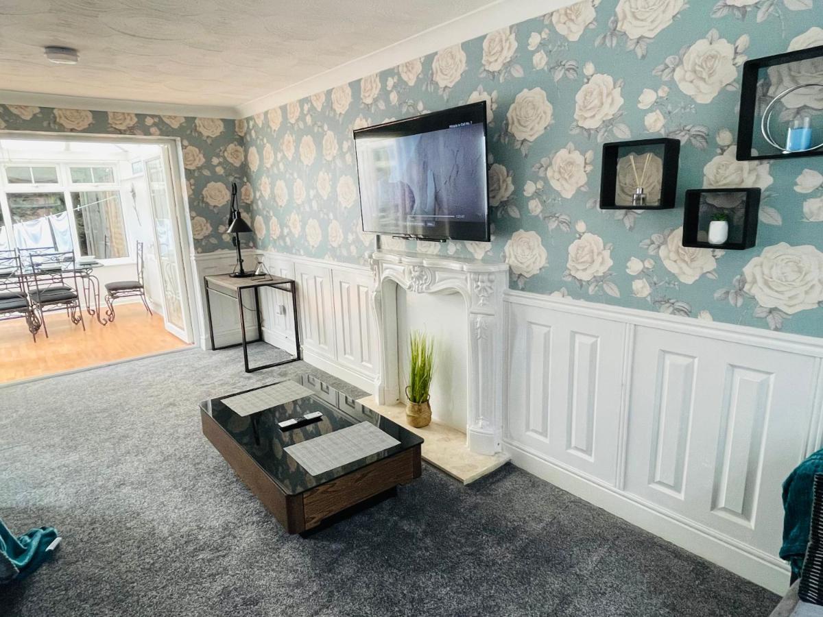 Alder House - A Modern Vibrant 4 Bedroom House Marston Green Esterno foto