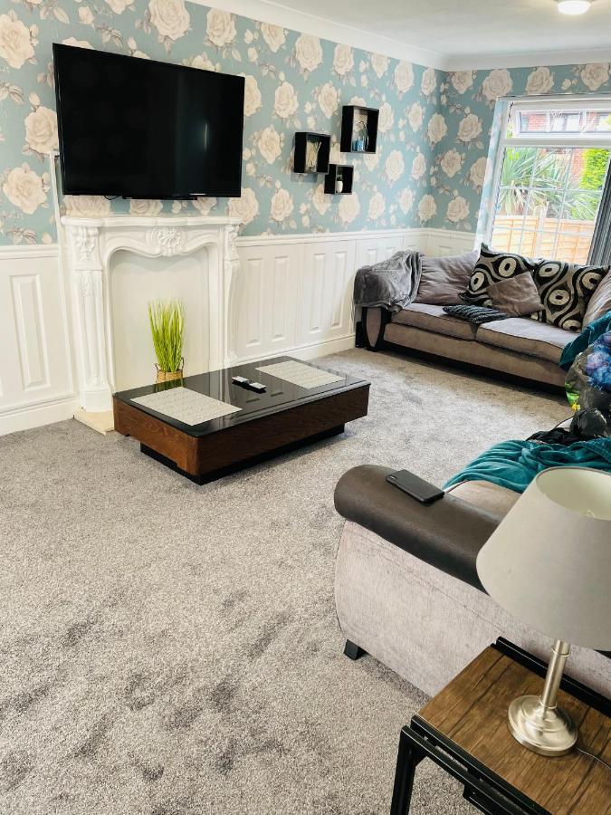 Alder House - A Modern Vibrant 4 Bedroom House Marston Green Esterno foto