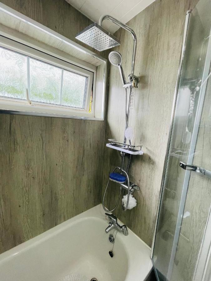 Alder House - A Modern Vibrant 4 Bedroom House Marston Green Esterno foto