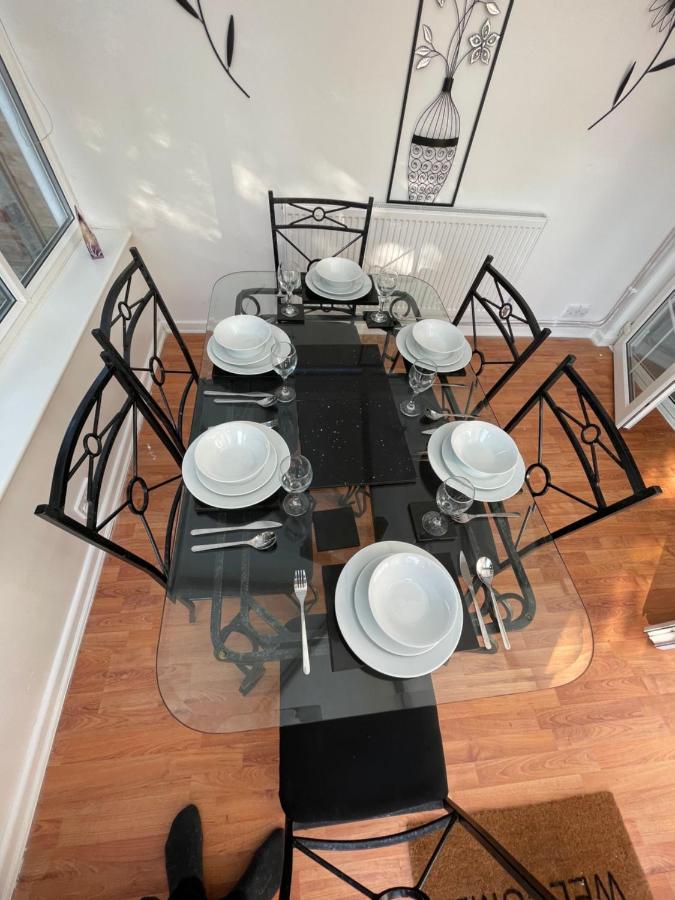 Alder House - A Modern Vibrant 4 Bedroom House Marston Green Esterno foto